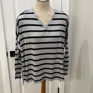 Express Striped V Neck Long Sleeve‎ Top Gray Black Womens XS Extra Small